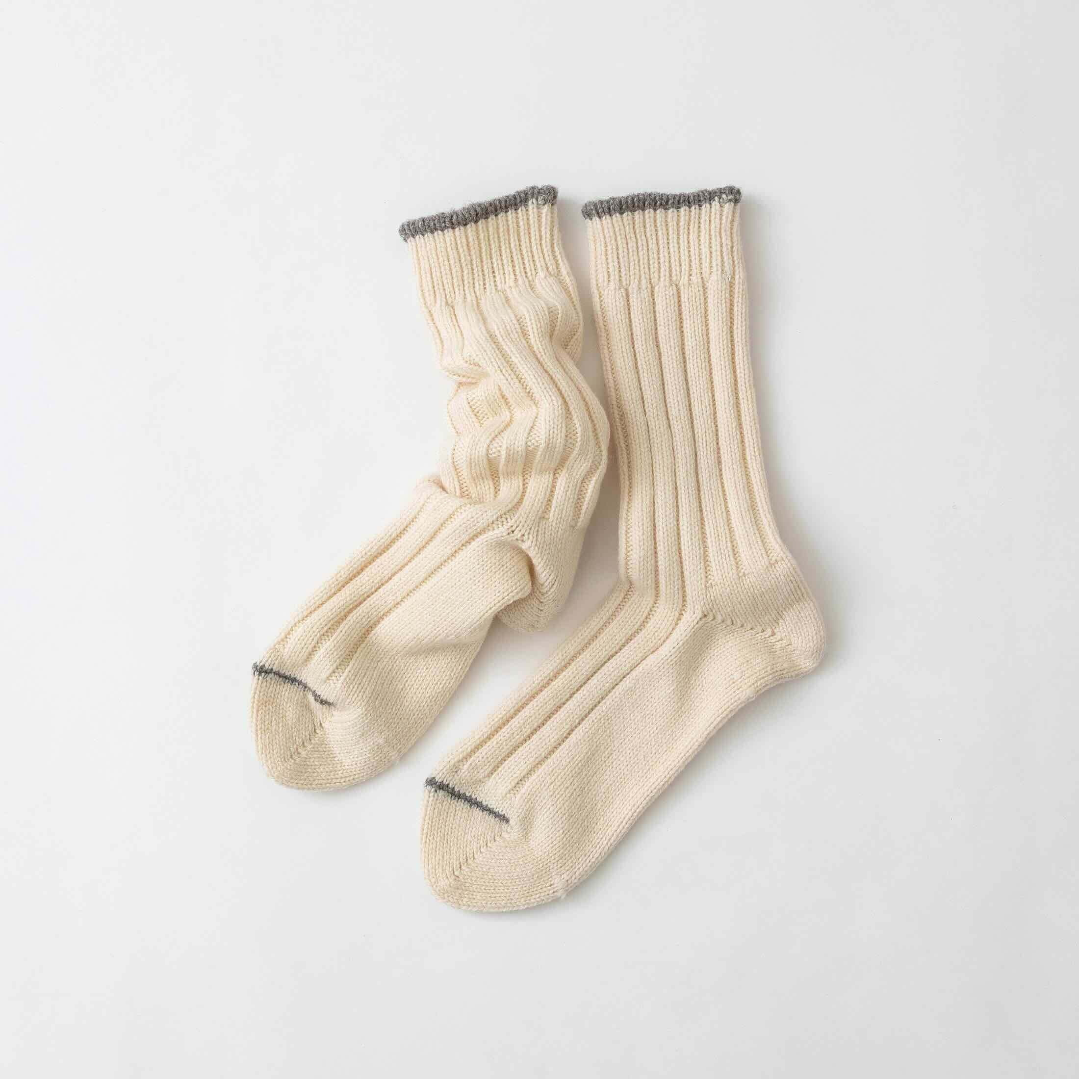 Thick wool socks in ivory